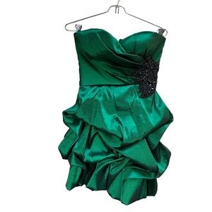 Strapless Shirred Evening Balloon
Graduation Party Bridesmaids Dress City Studio